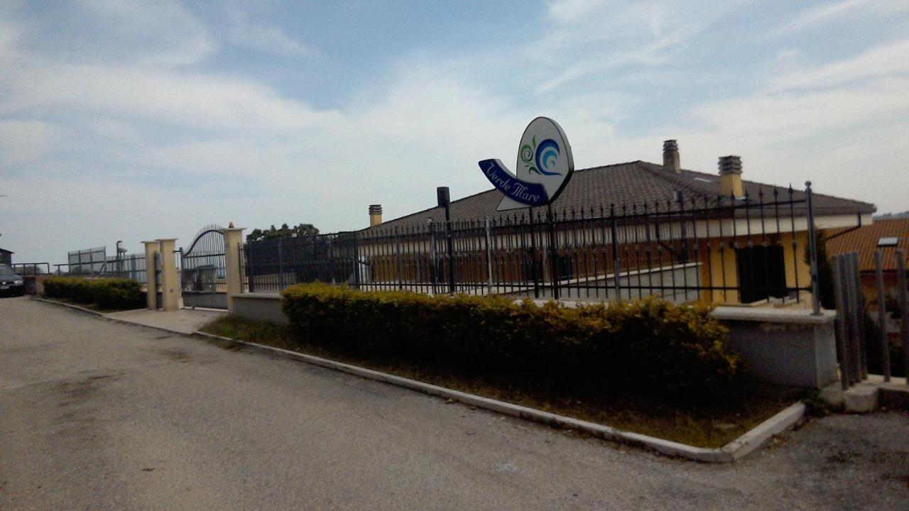 Verde Mare "Appartamenti Per Vacanze" Tortoreto Dış mekan fotoğraf